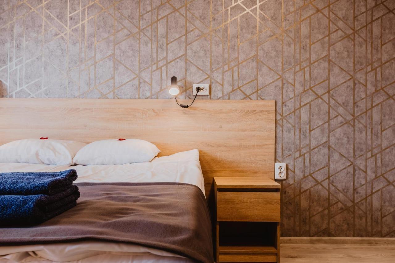 טרטו Aleksandri Hotel מראה חיצוני תמונה