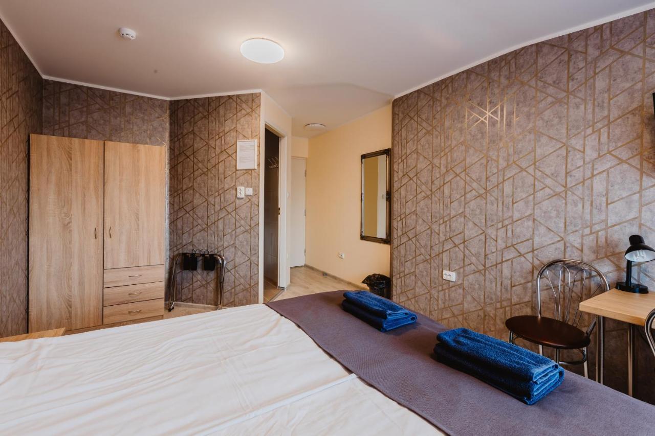 טרטו Aleksandri Hotel מראה חיצוני תמונה