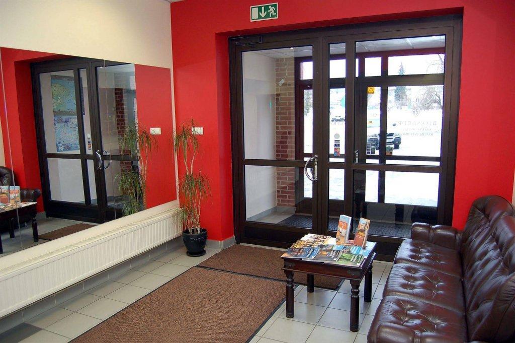 טרטו Aleksandri Hotel מראה חיצוני תמונה