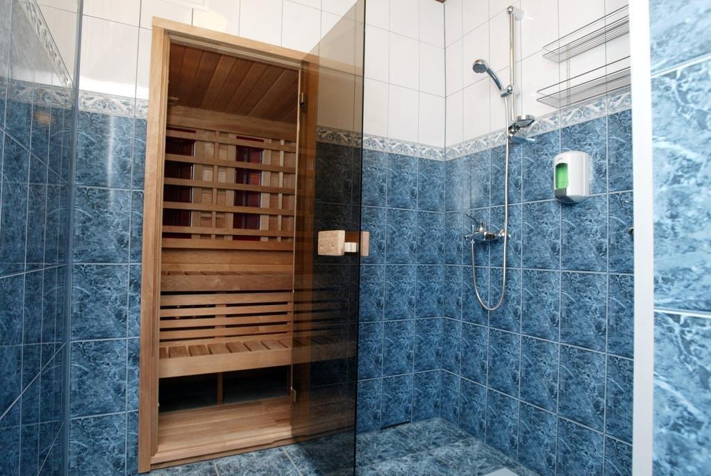 טרטו Aleksandri Hotel מראה חיצוני תמונה