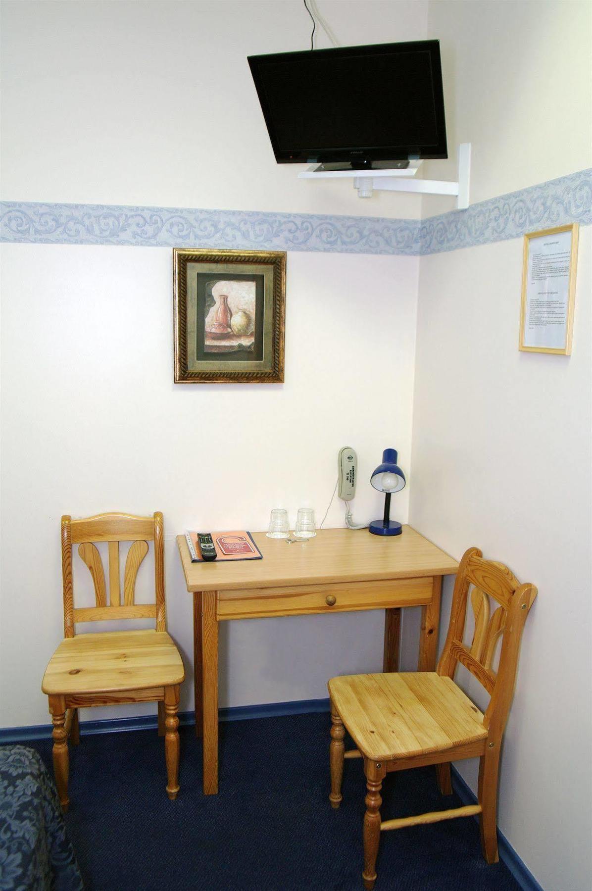 טרטו Aleksandri Hotel מראה חיצוני תמונה