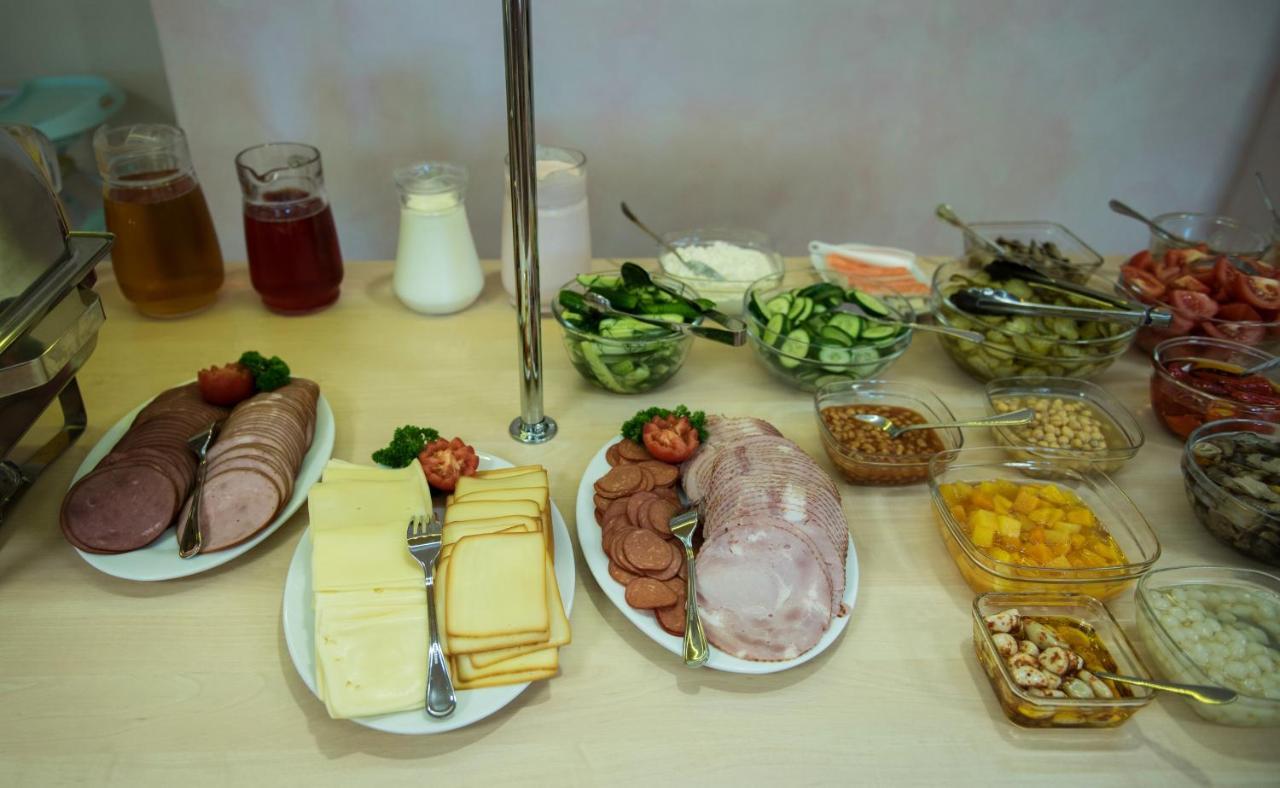 טרטו Aleksandri Hotel מראה חיצוני תמונה