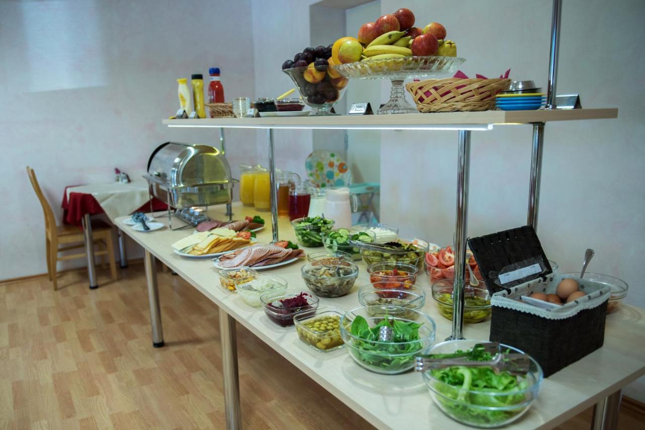 טרטו Aleksandri Hotel מראה חיצוני תמונה